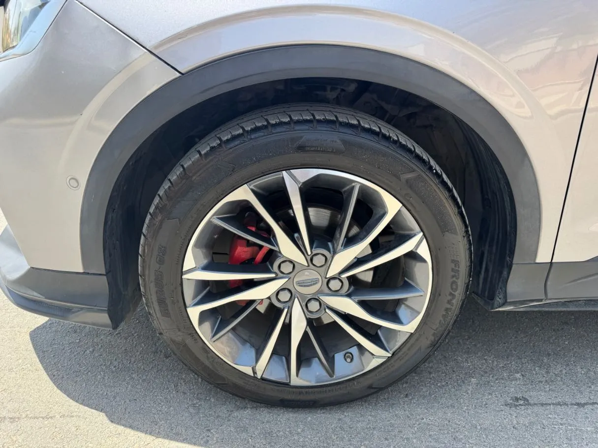 Car image 9