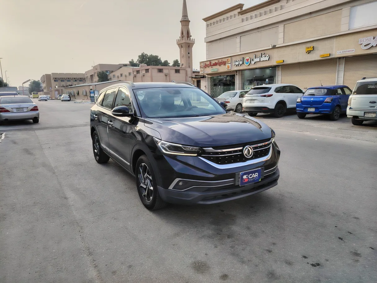 Car image 3