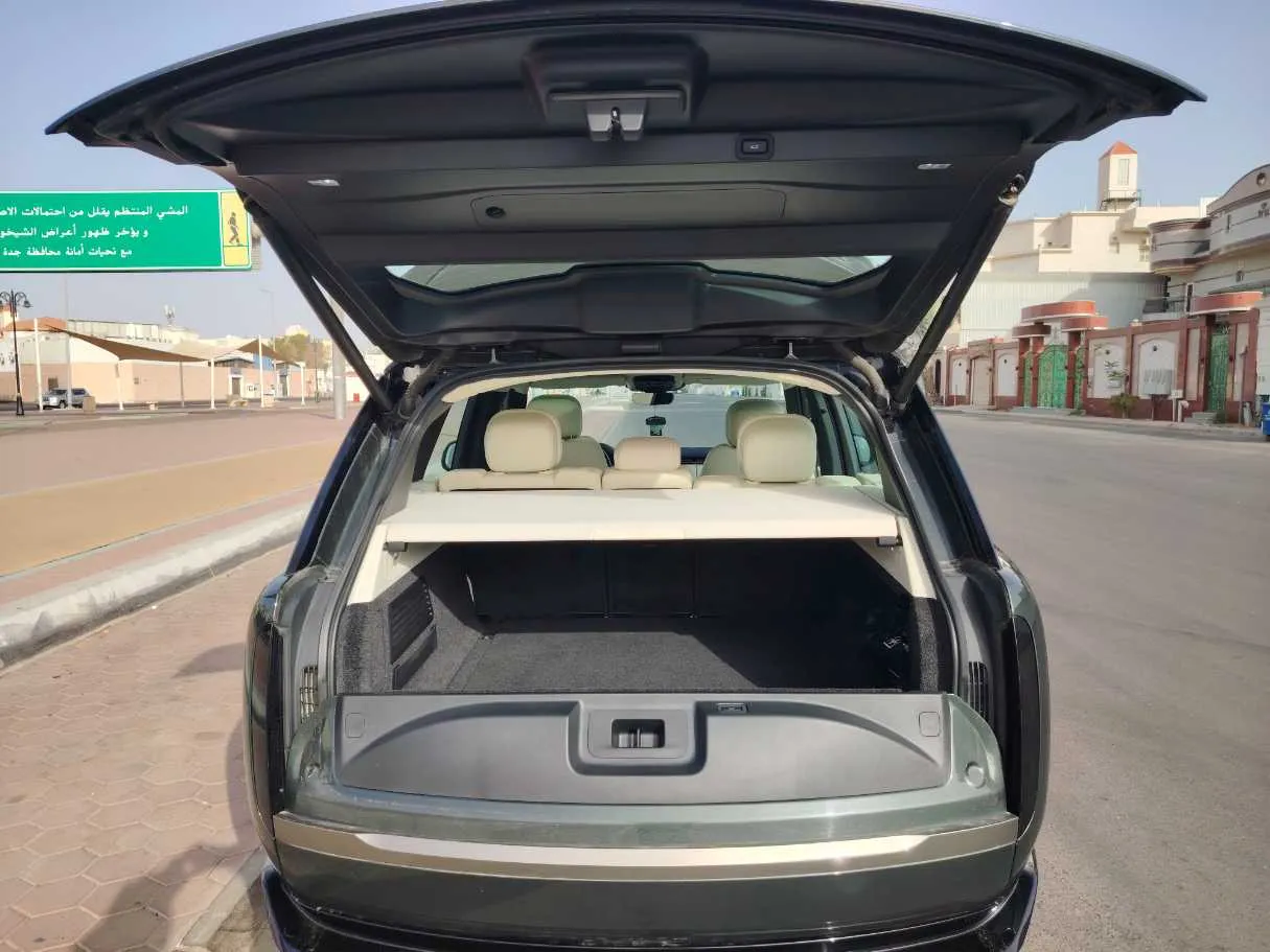 Car image 23