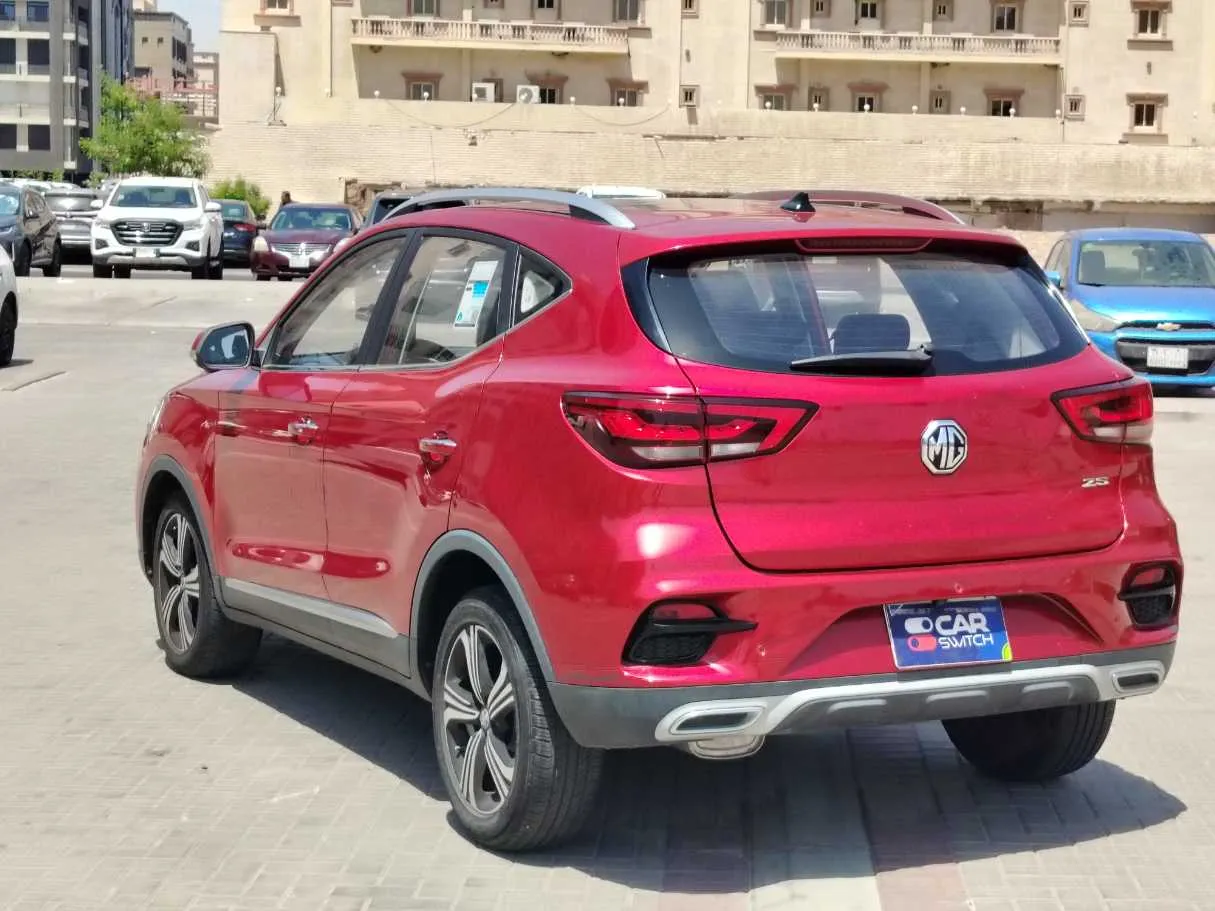 Car image 7
