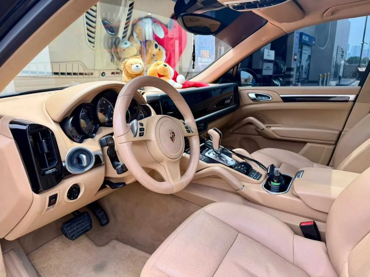 Car image 6
