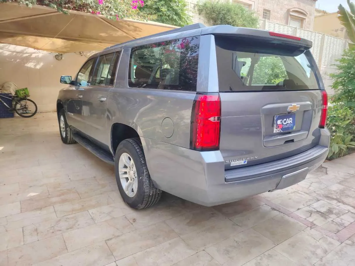 Car image 8