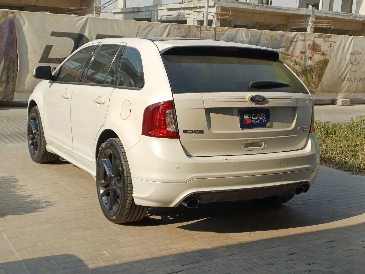 Car image 7