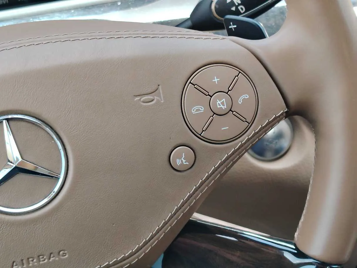 Car image 35