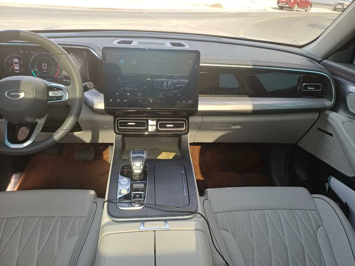 Car image 15