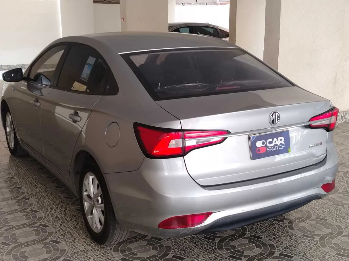 Car image 7