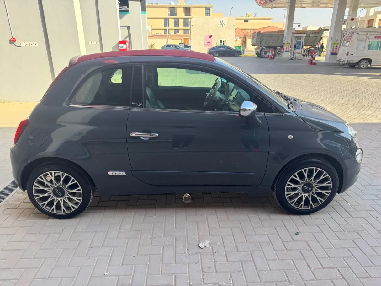 Car image 4