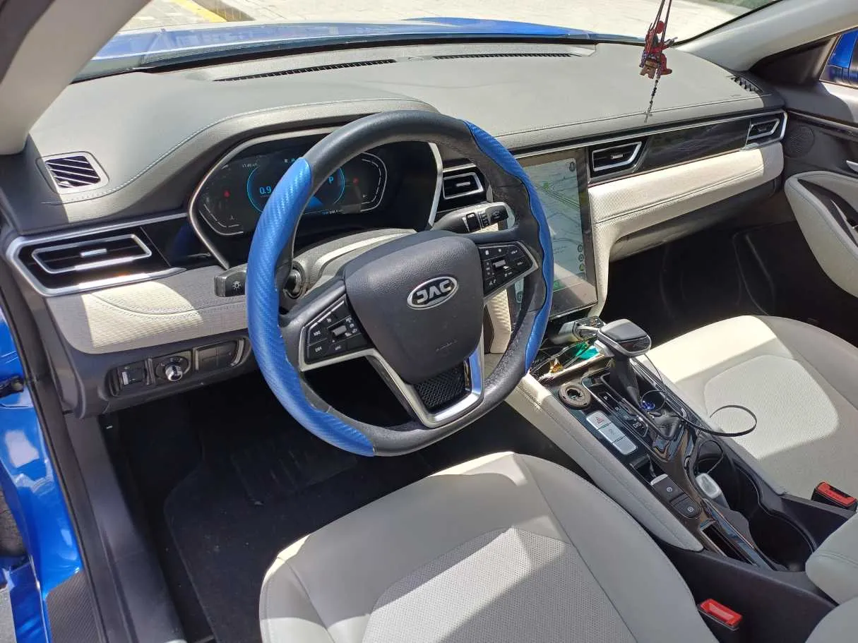 Car image 11
