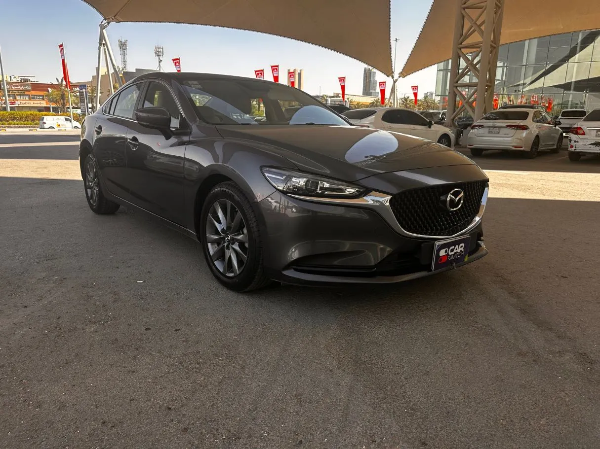 Car image 3