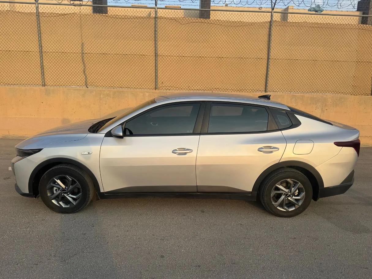Car image 7