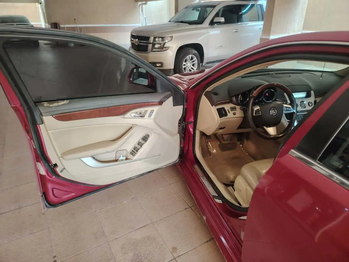 Car image 12