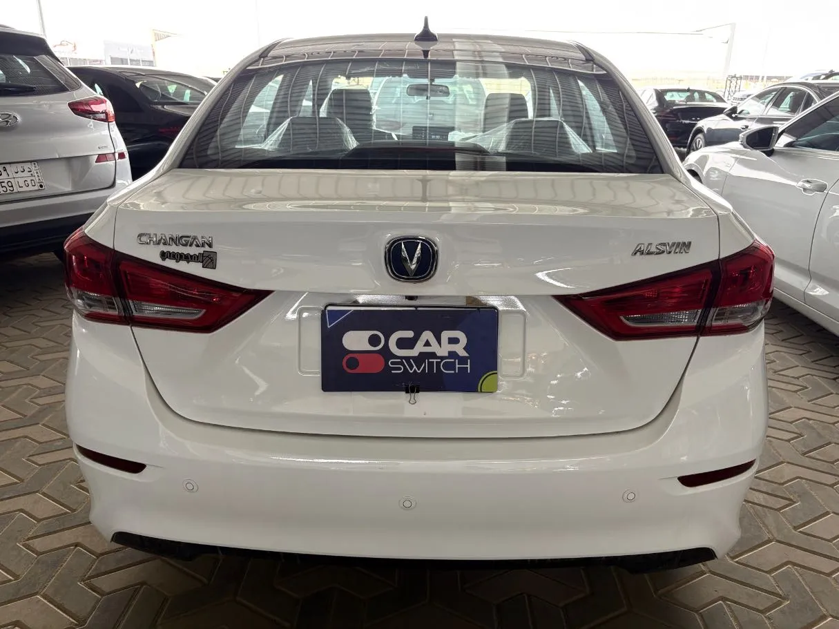 Car image 5
