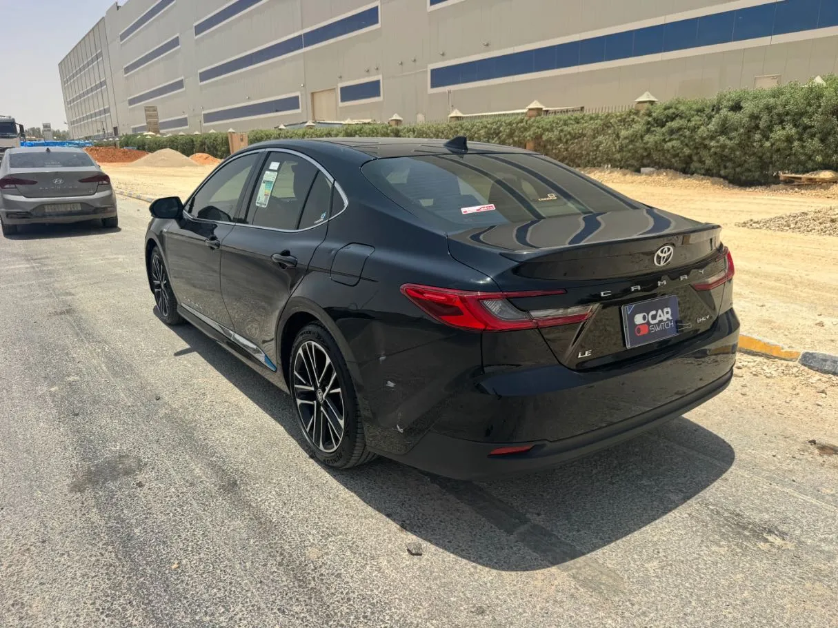 Car image 7