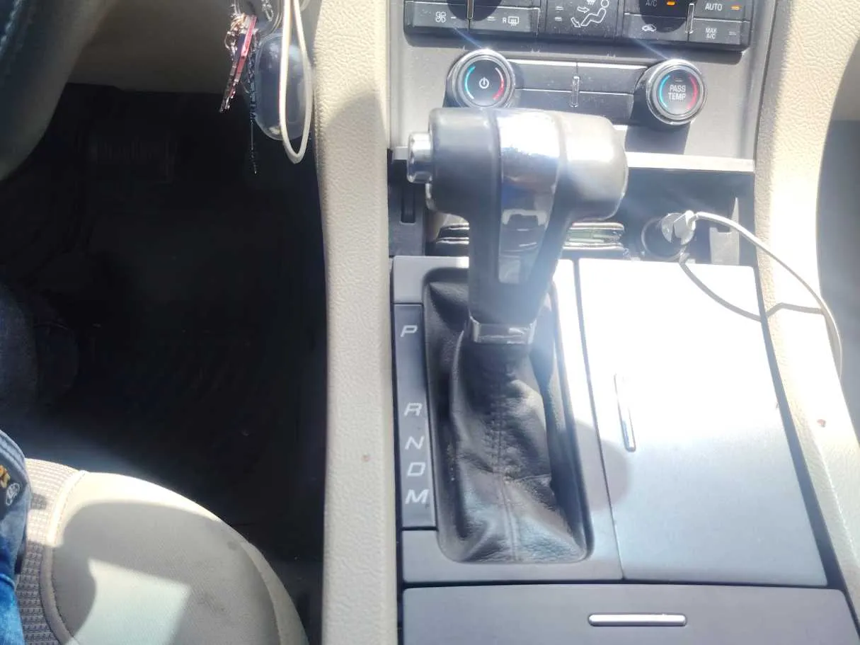 Car image 15