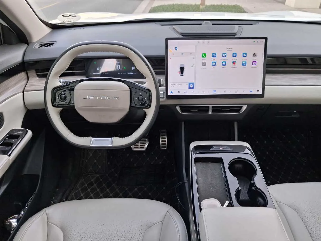 Car image 16