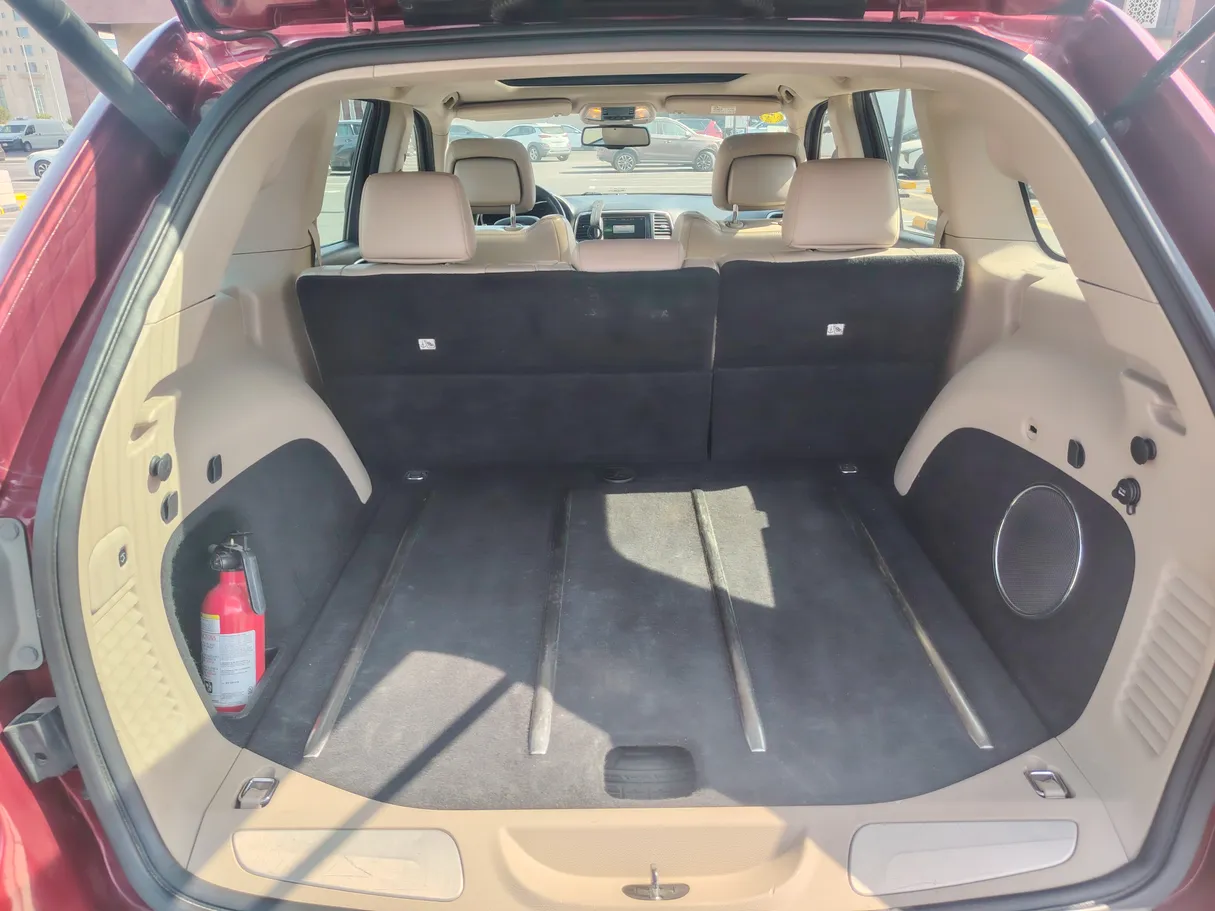 Car image 26