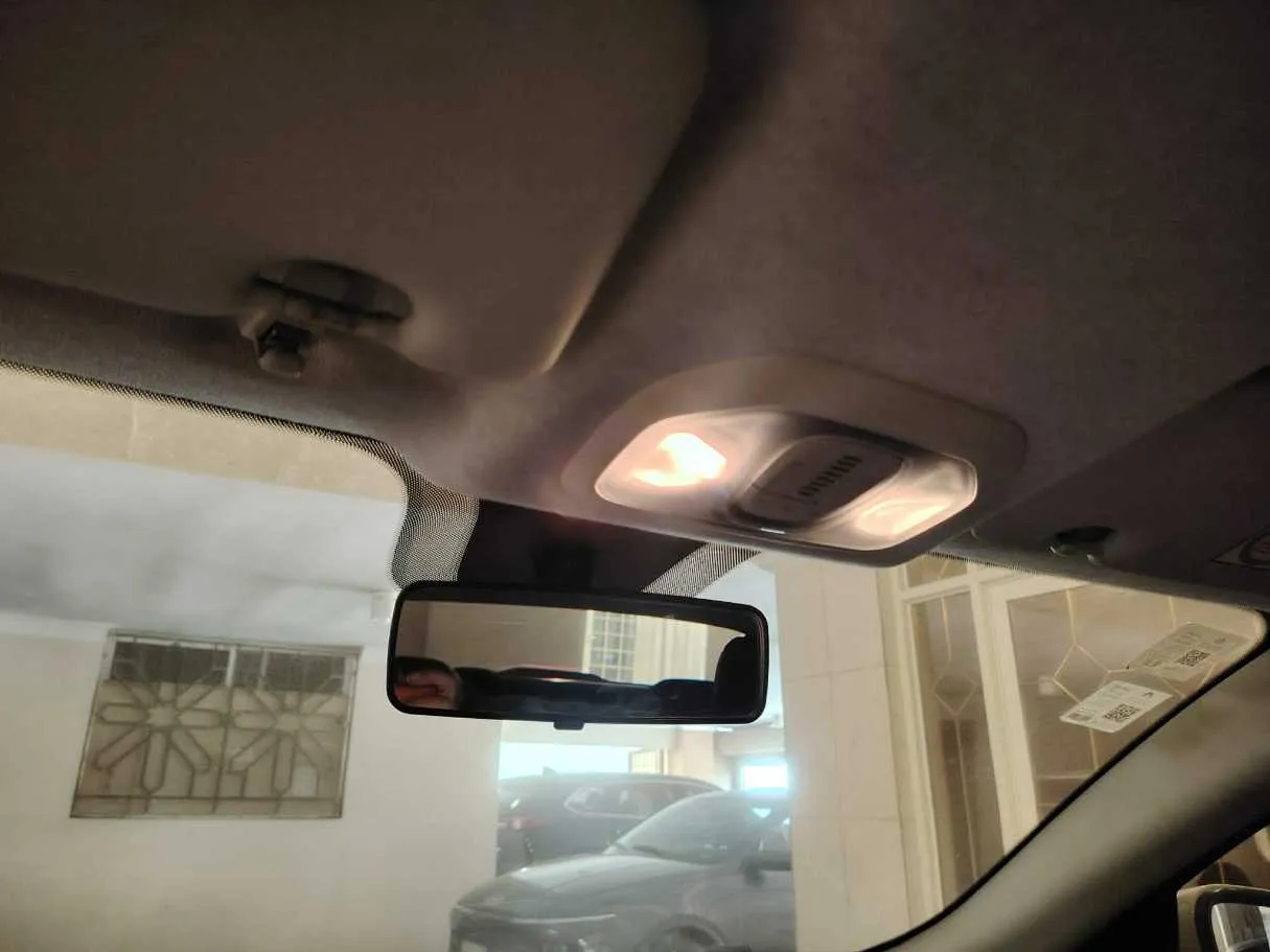 Car image 34