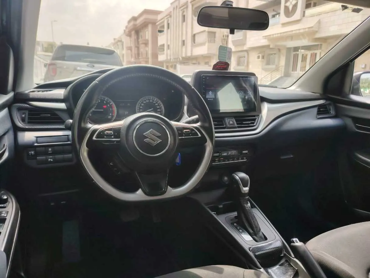 Car image 26