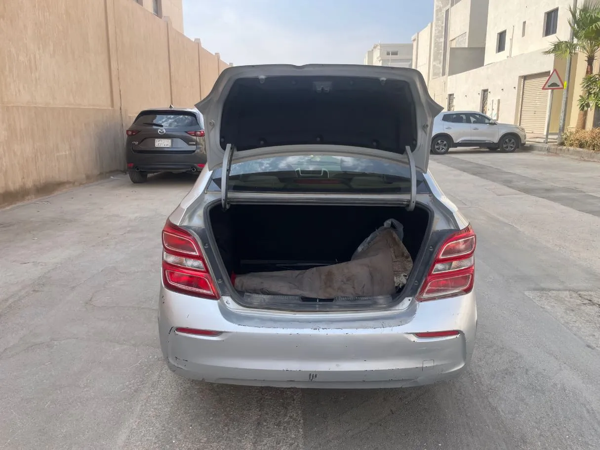 Car image 21