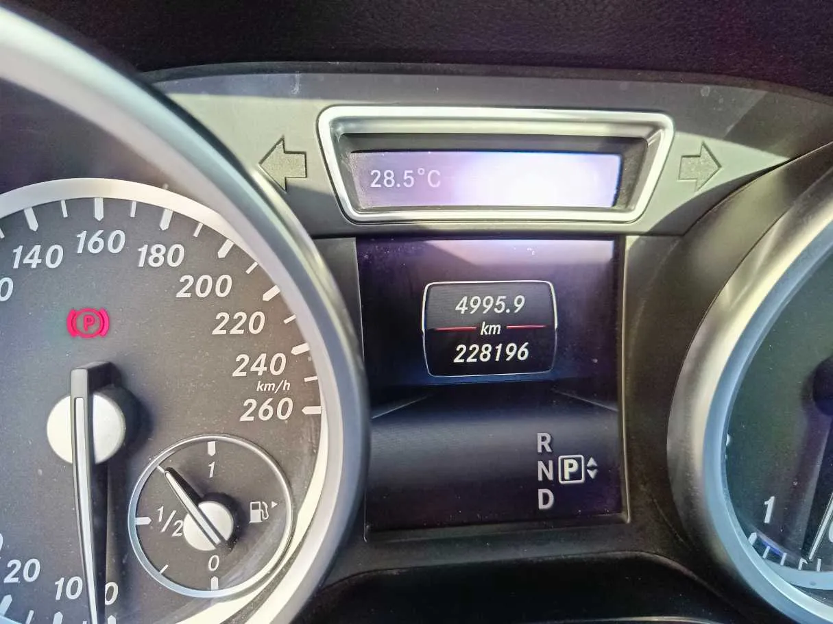 Car image 31