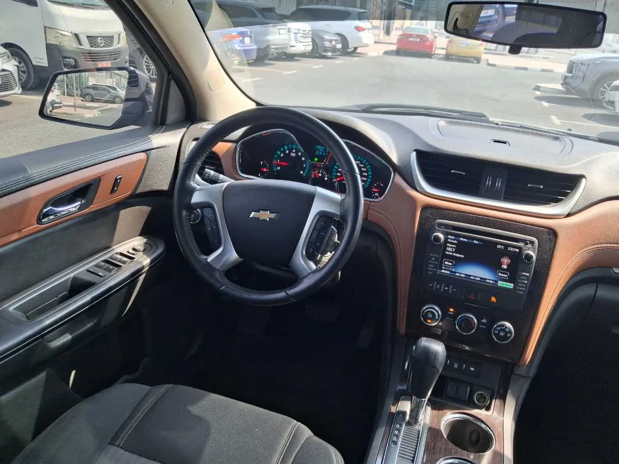 Car image 17