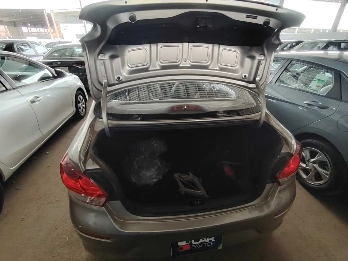 Car image 25