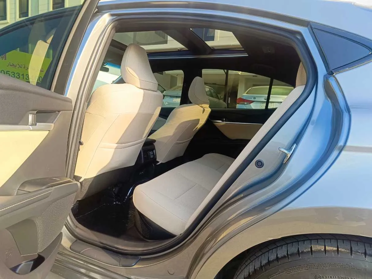 Car image 21