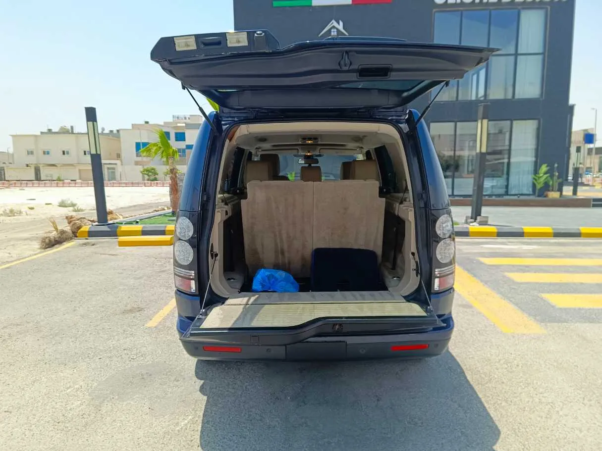 Car image 26
