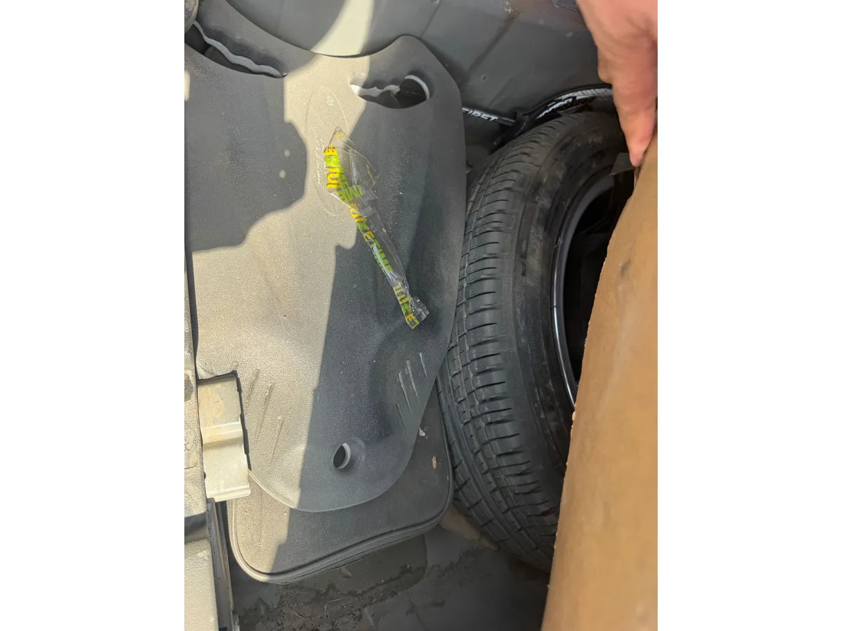 Car image 20