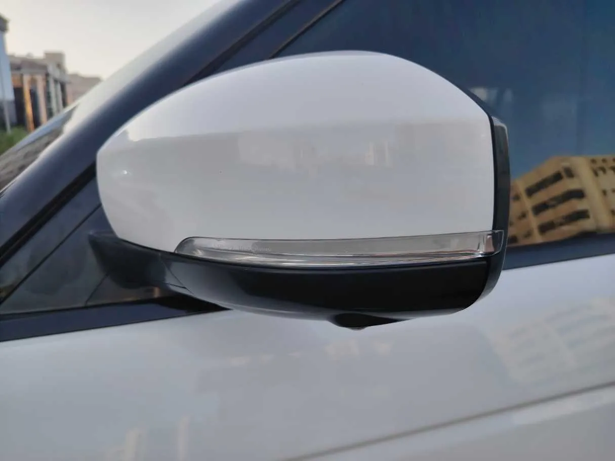 Car image 38