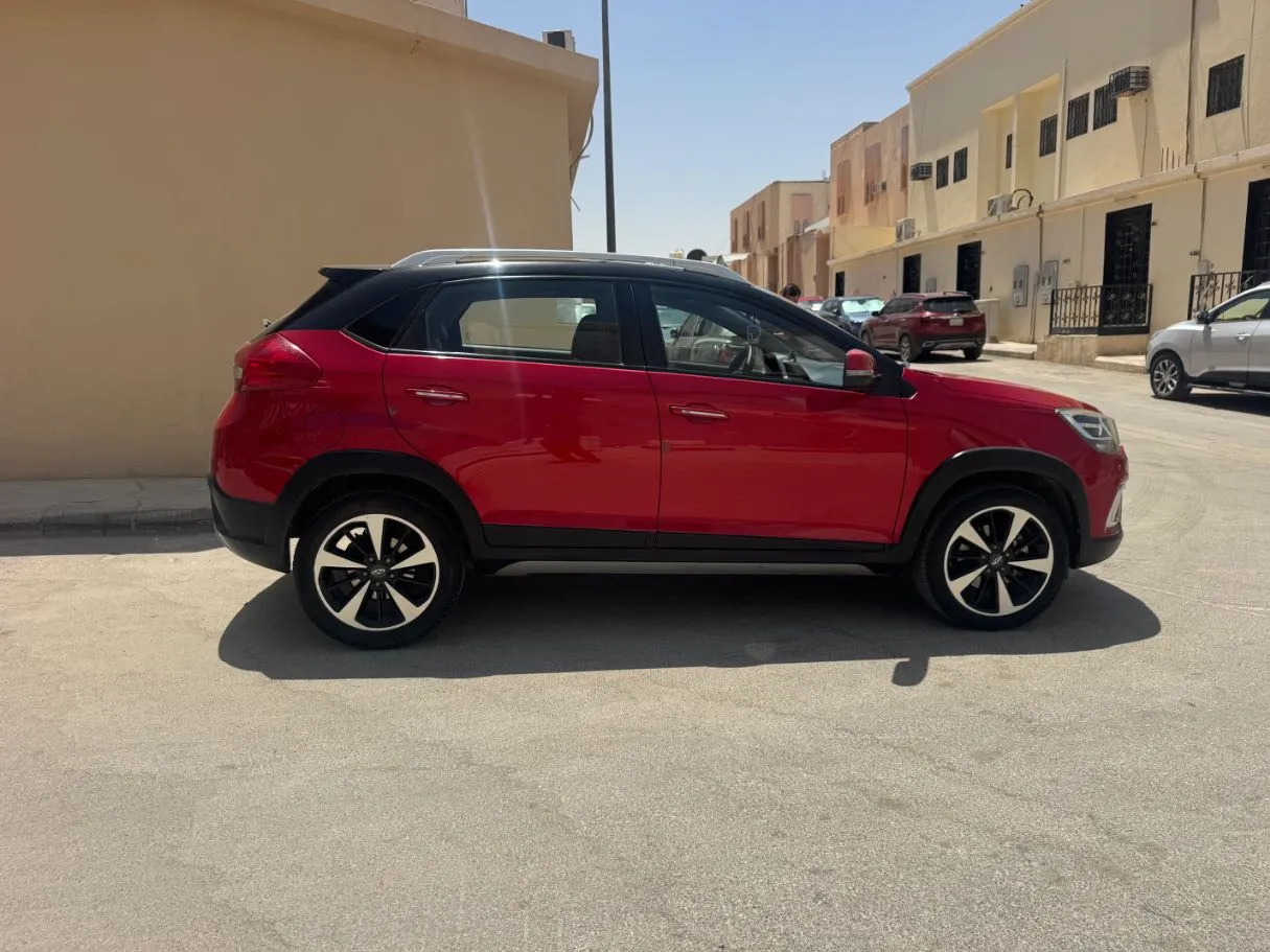 Car image 4