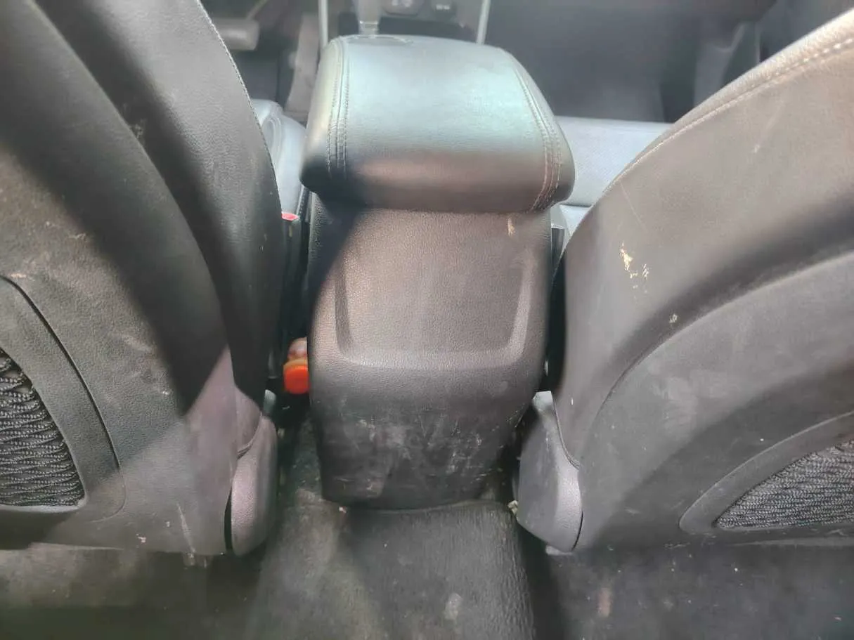 Car image 38