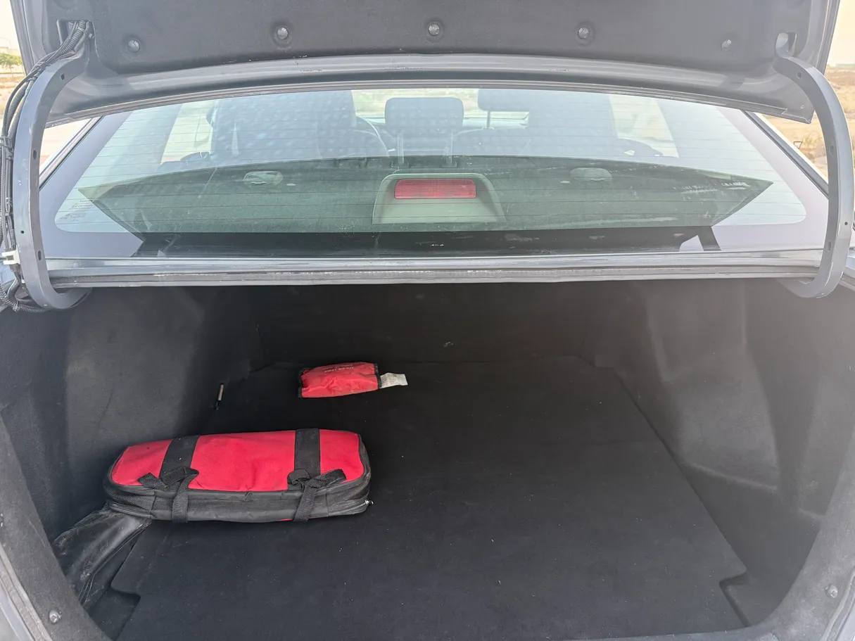 Car image 9