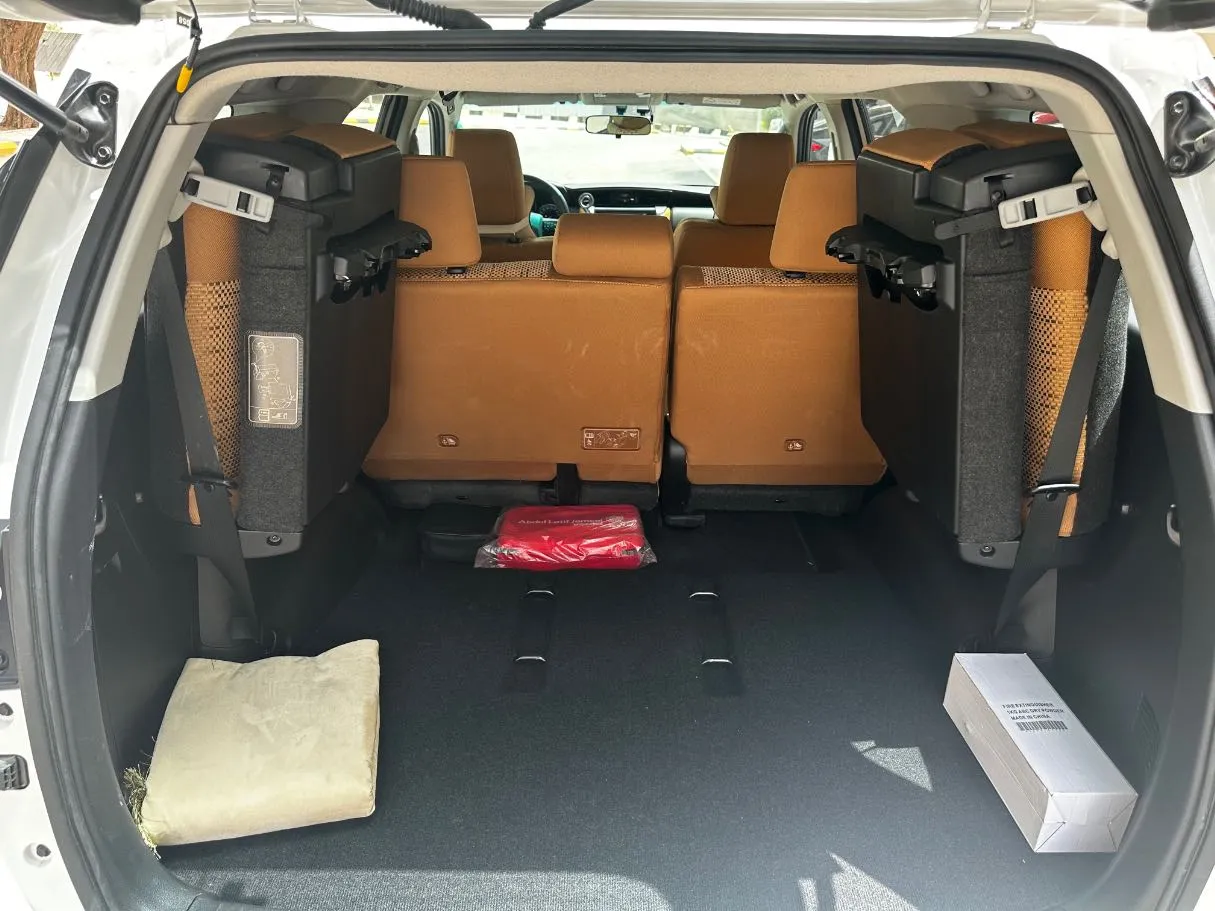 Car image 23