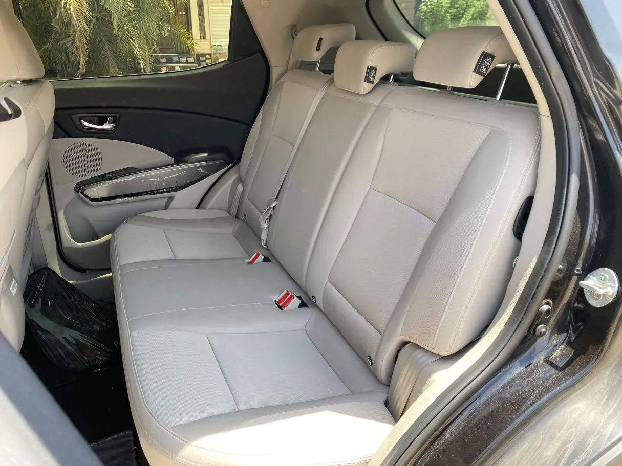 Car image 13