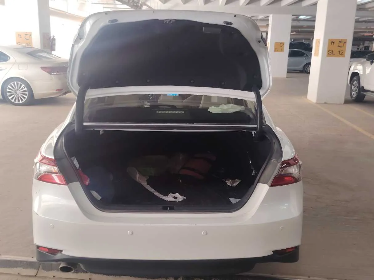 Car image 20