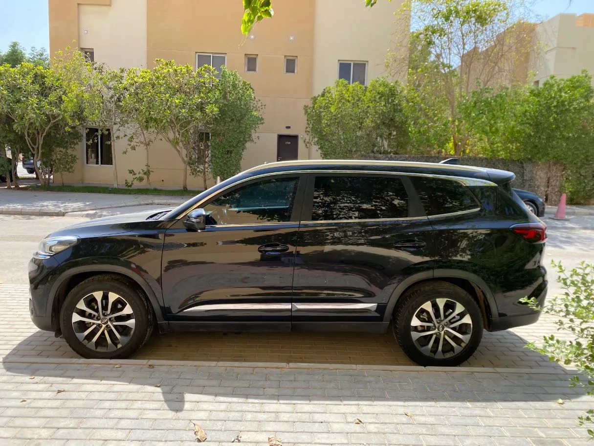 Car image 8