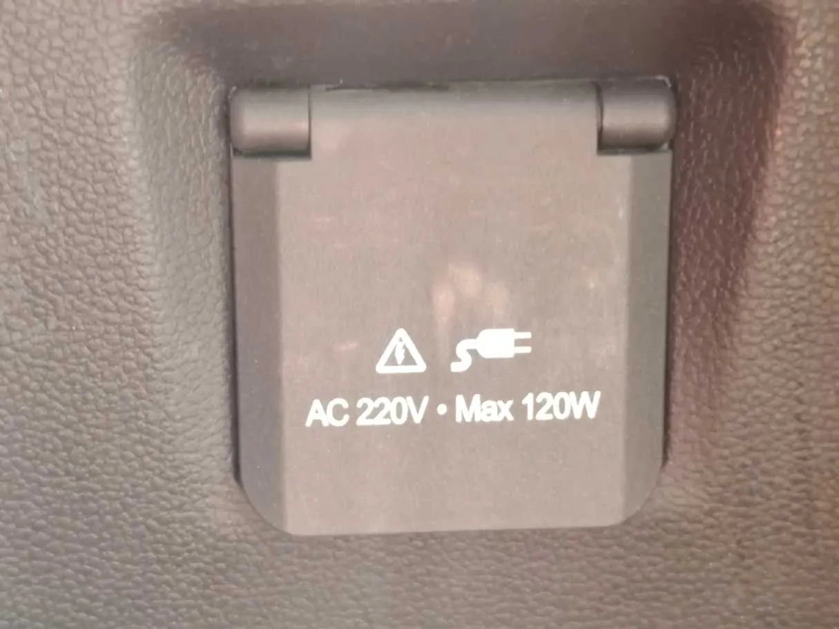 Car image 37