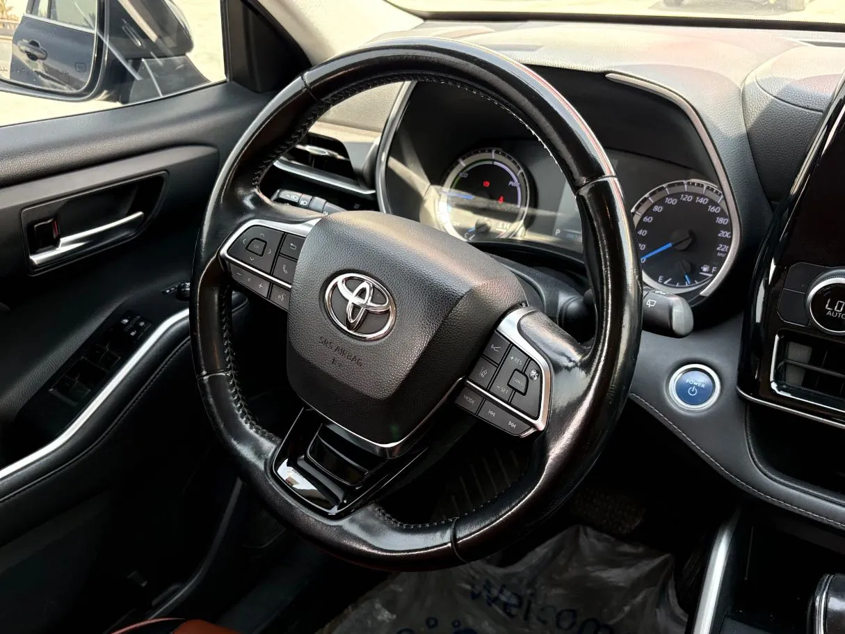 Car image 22