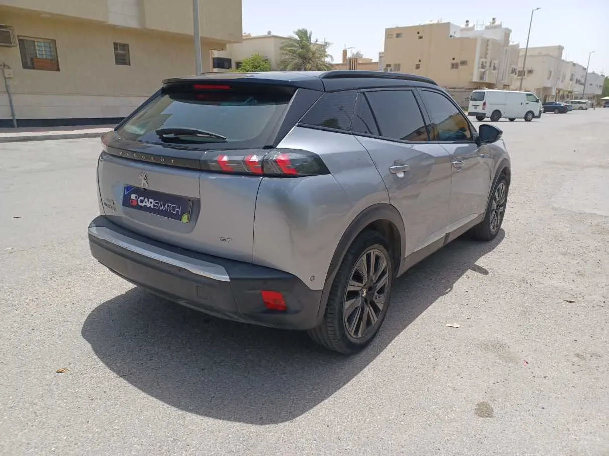 Car image 5