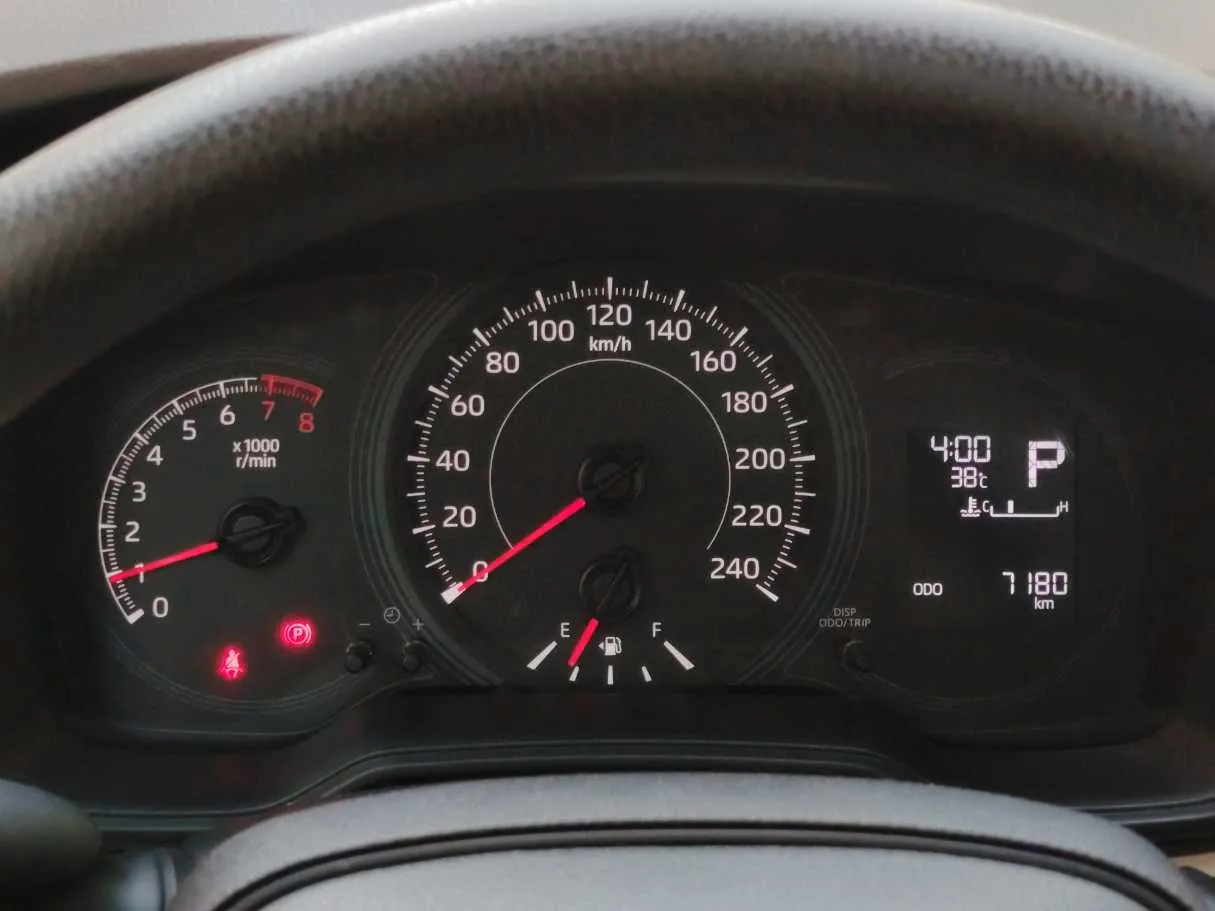 Car image 23