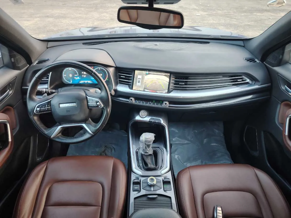 Car image 19