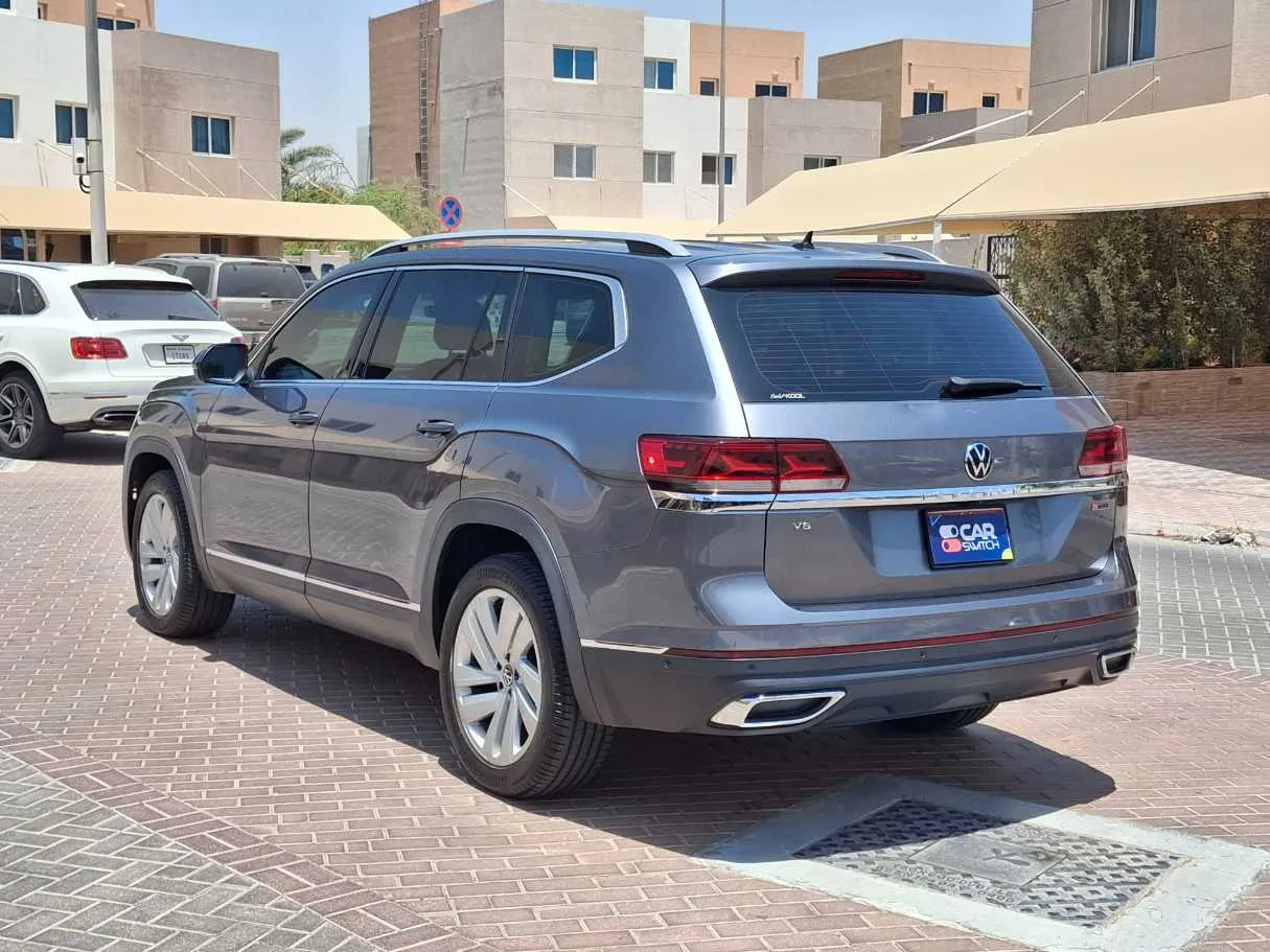 Car image 7