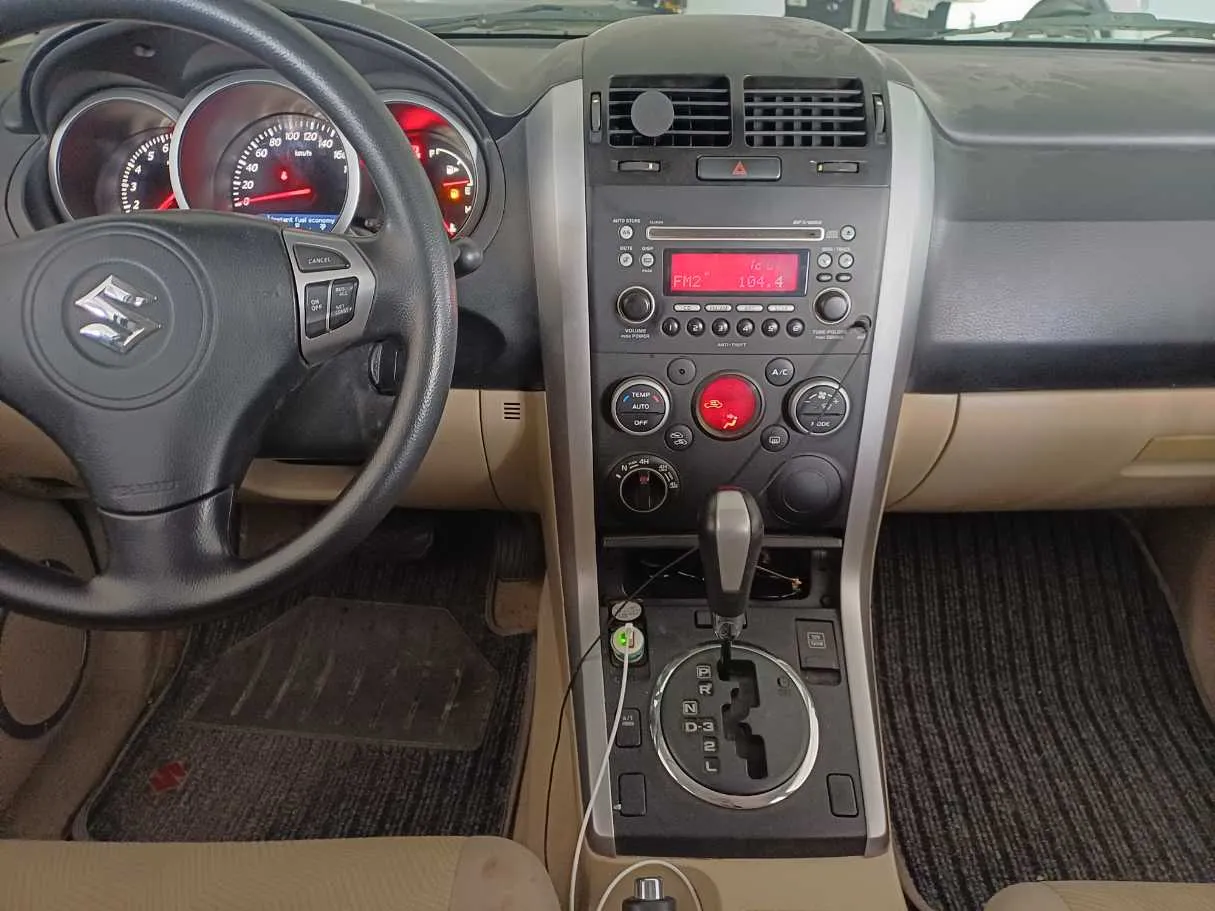 Car image 16