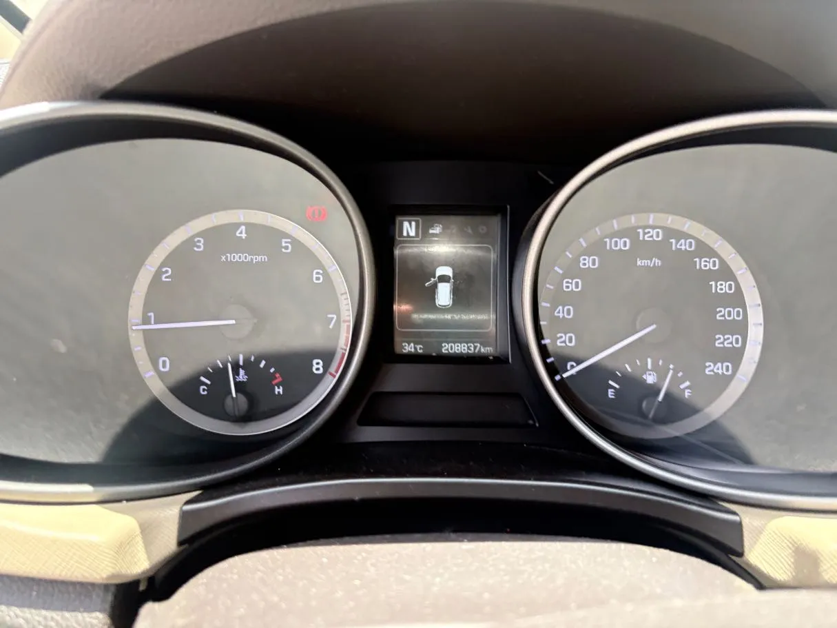 Car image 23