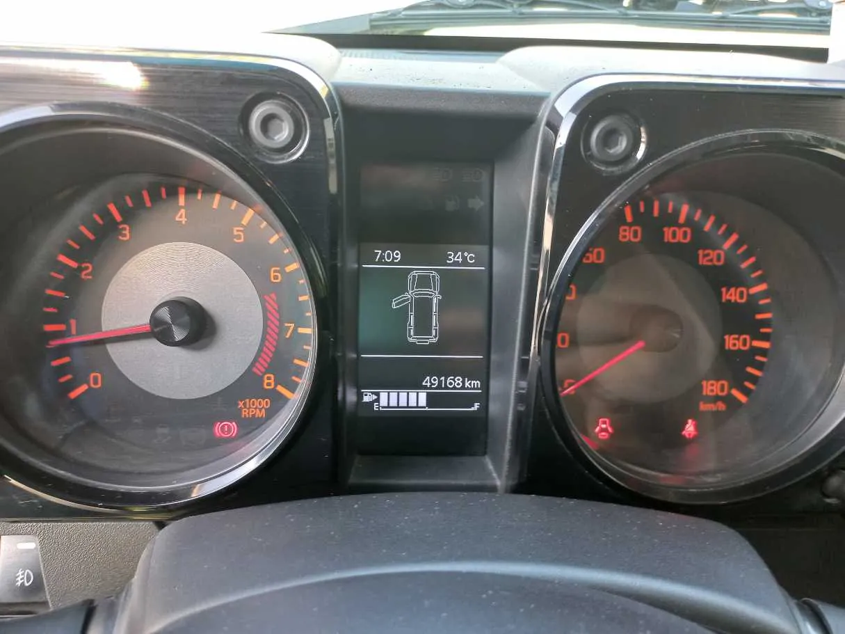 Car image 18