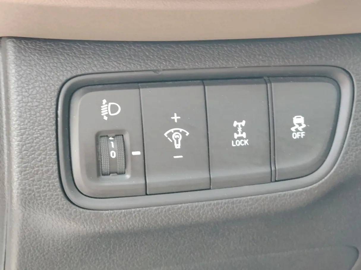 Car image 29