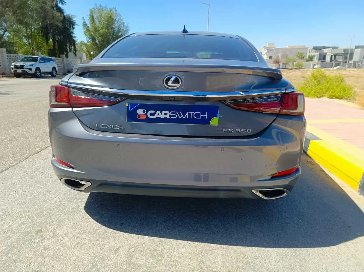 Car image 6