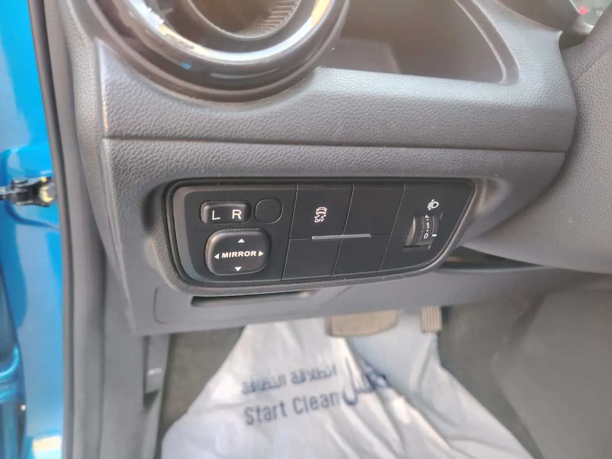 Car image 28