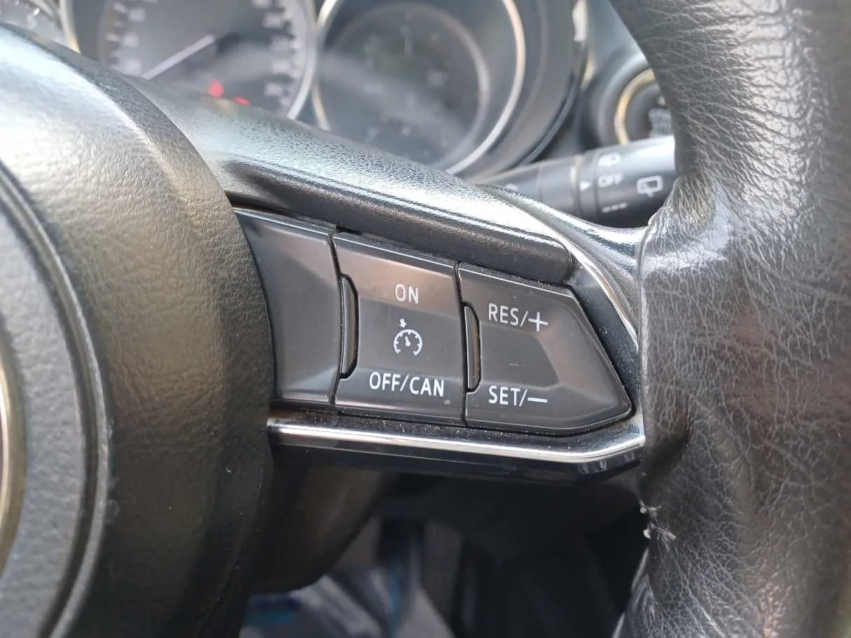 Car image 24